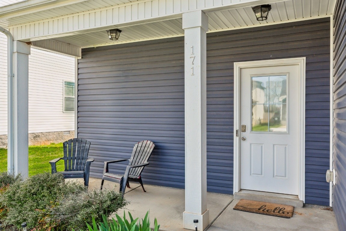 171 Sambar Dr Property Photo 4