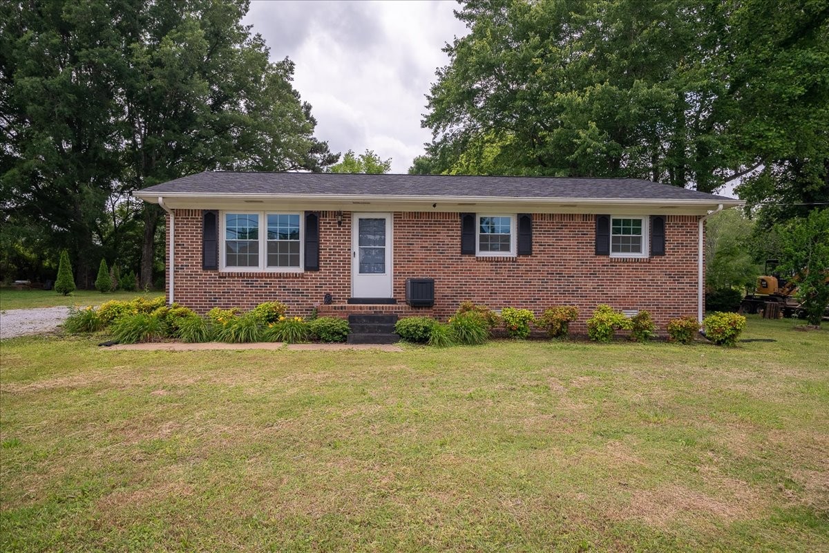 3417 Gimlet Rd Property Photo 1
