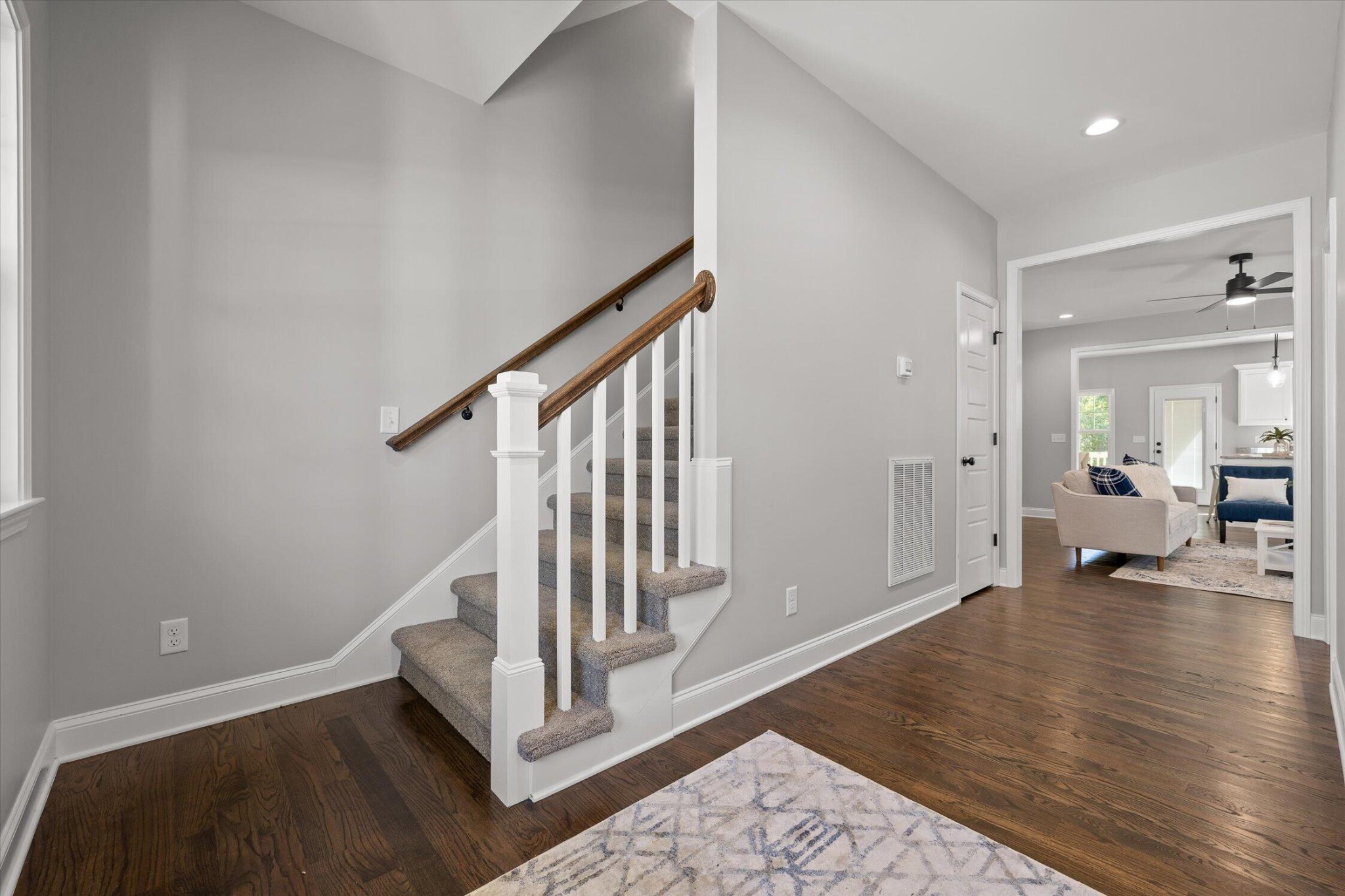1872 Oakvale Drive Property Photo 6