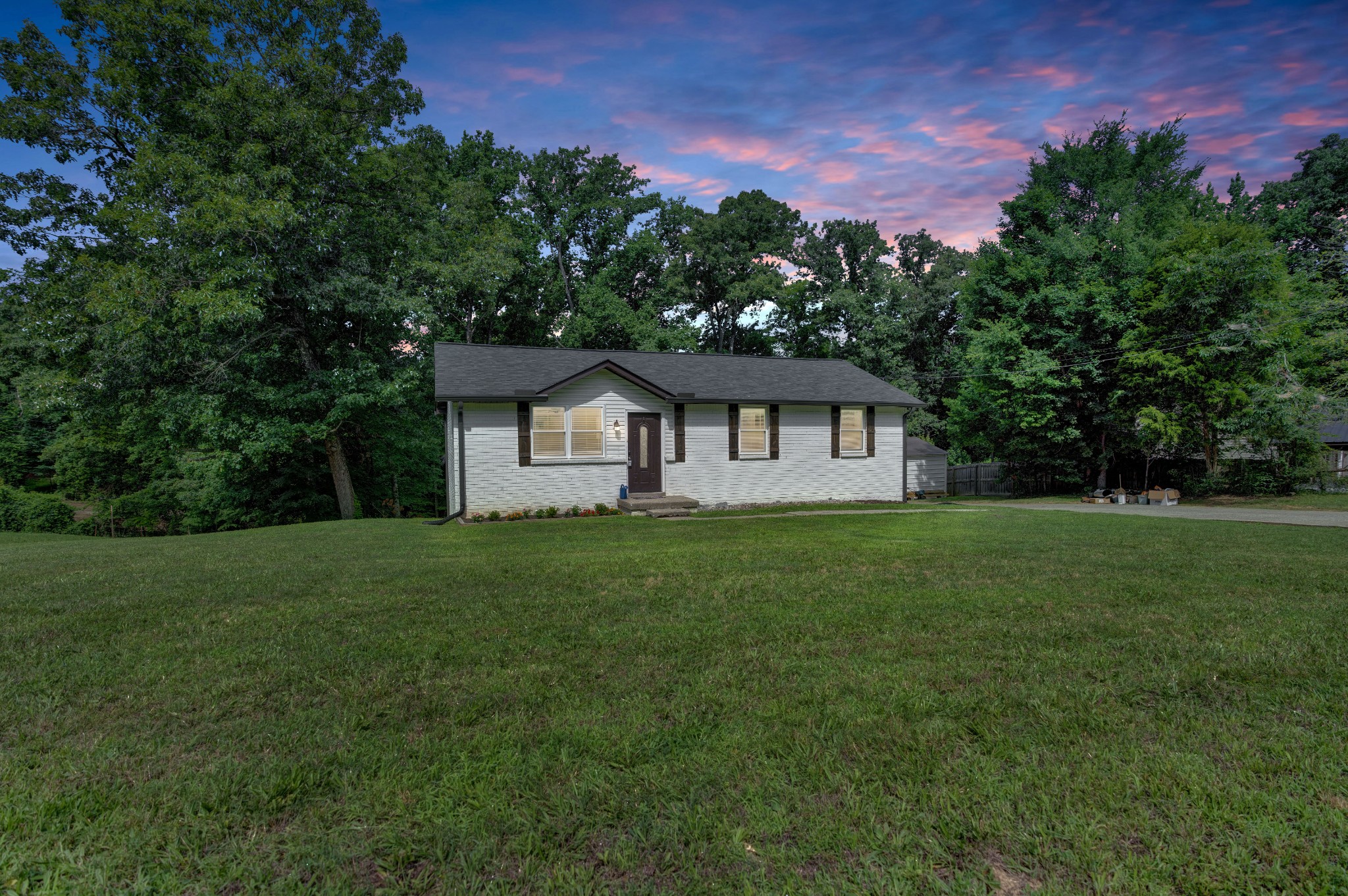 412 Hilltop Dr