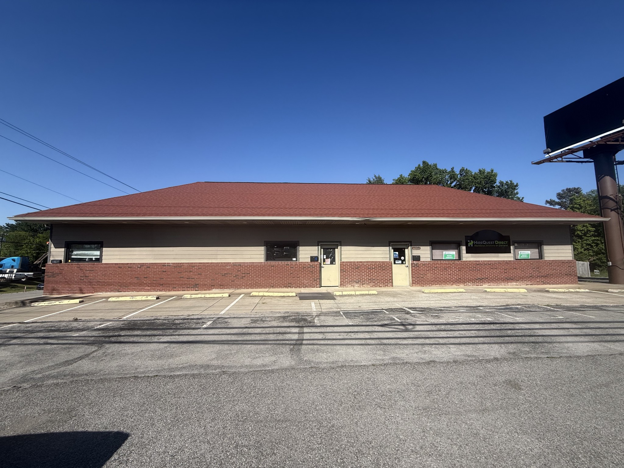1301 Fort Campbell Blvd Property Photo 1
