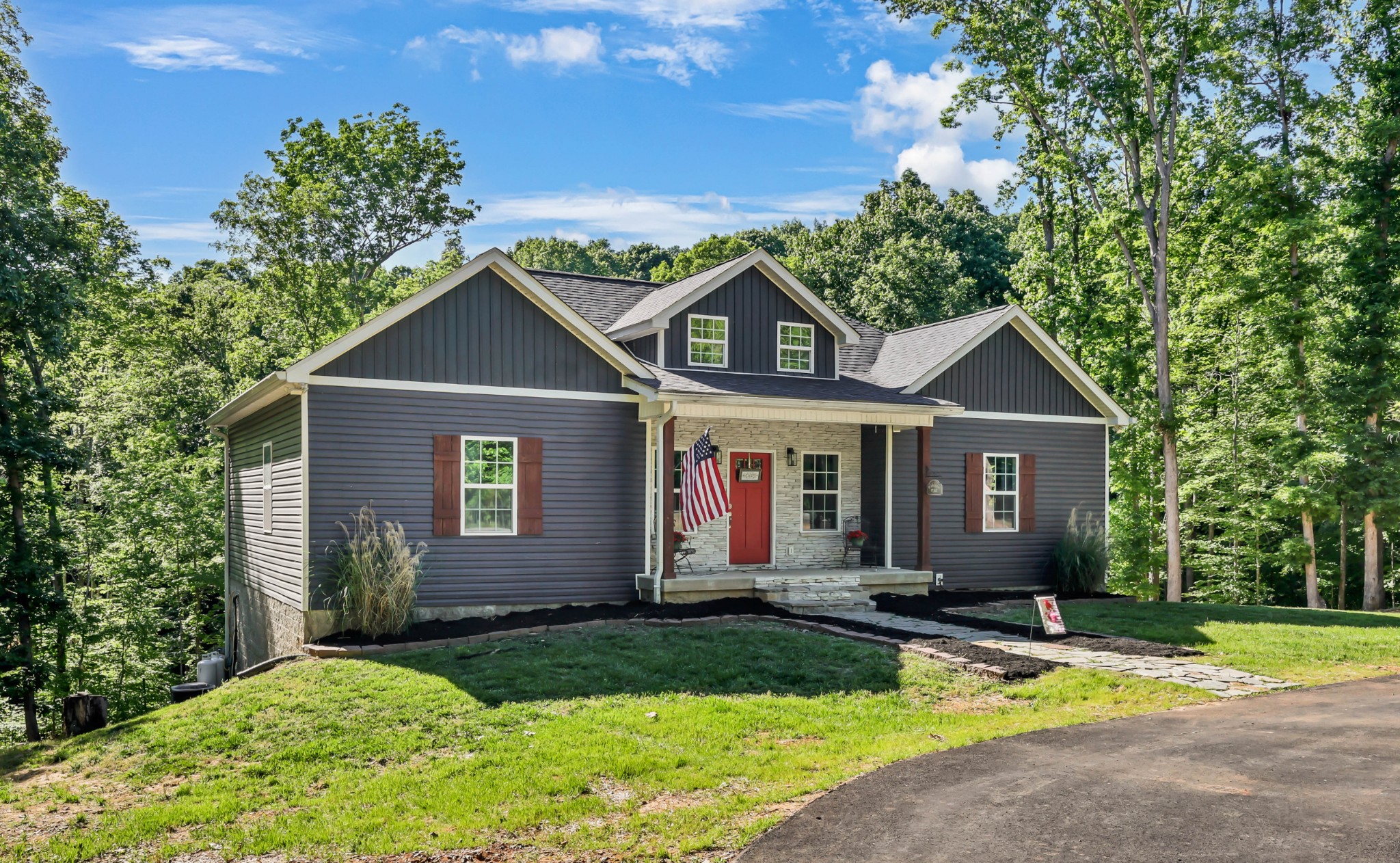 407 Summerfield Dr Property Photo 4