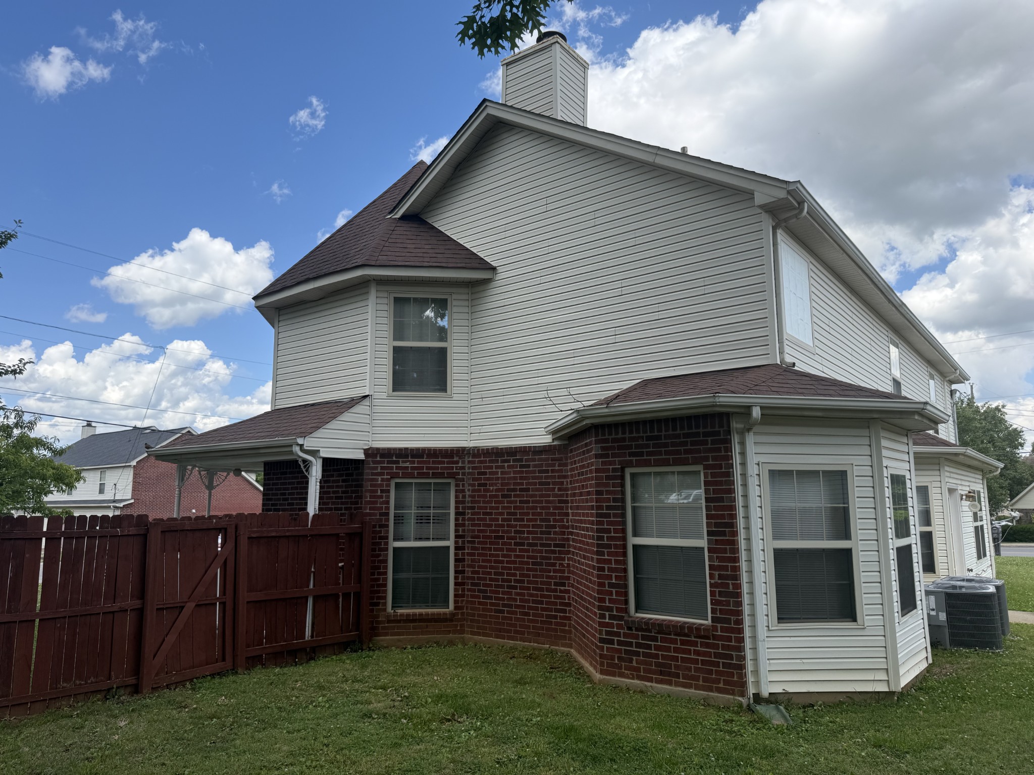 5453 Hickory Woods Dr Property Photo 2