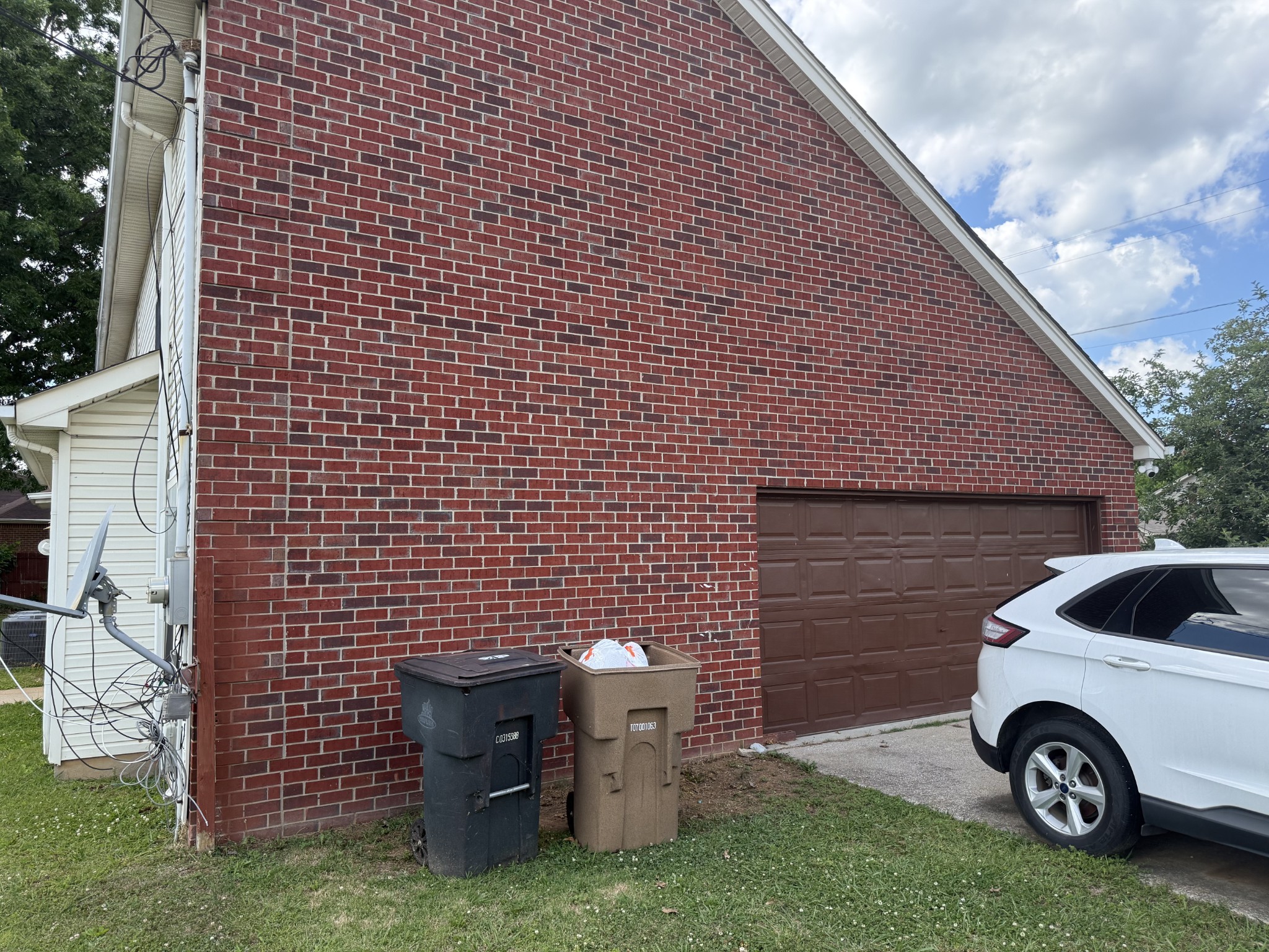 5453 Hickory Woods Dr Property Photo 4