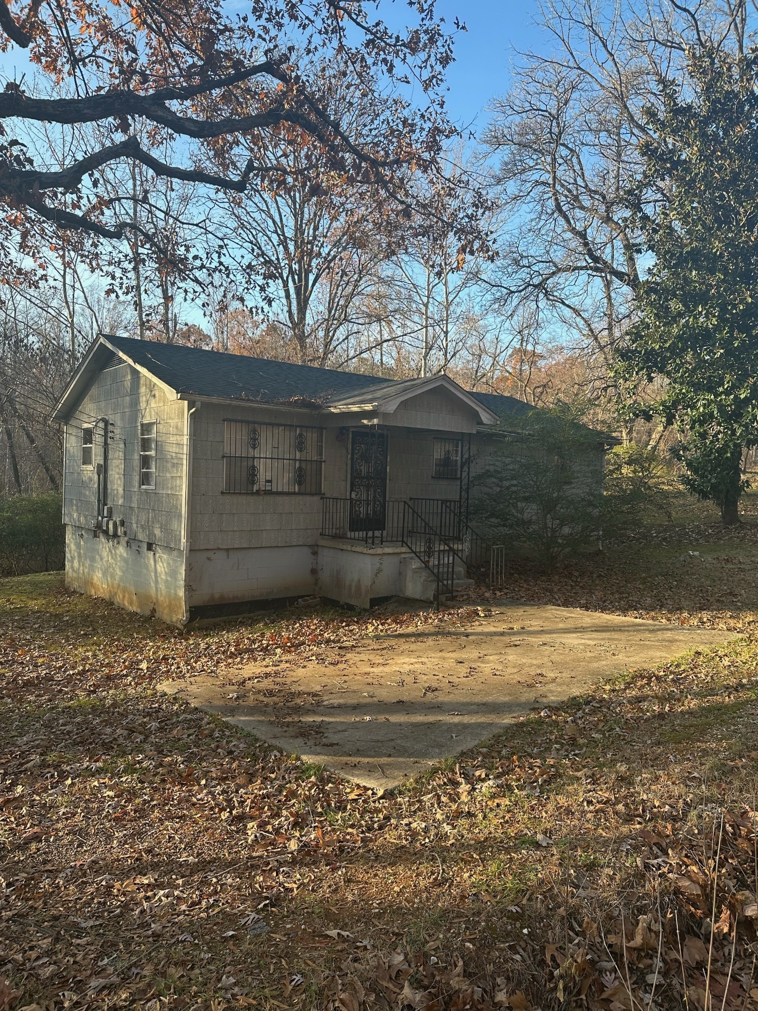 281 Pipkin Rd Property Photo 1