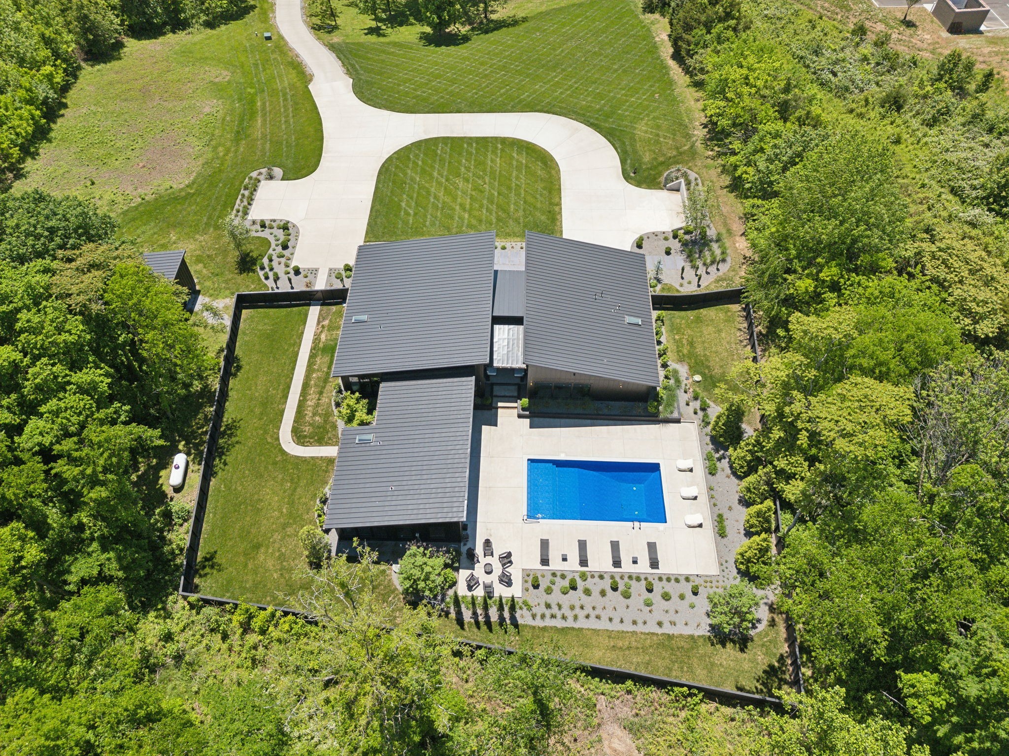 4160 Clovercroft Rd Property Photo 1