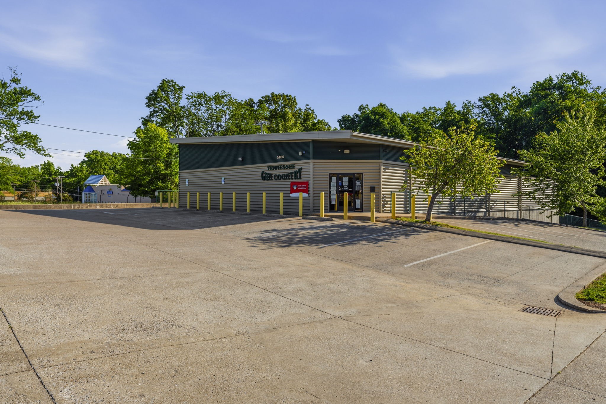 1435 Fort Campbell Blvd Property Photo 3