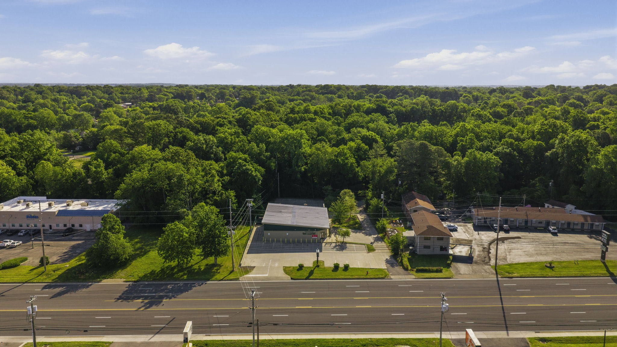 1435 Fort Campbell Blvd Property Photo 7