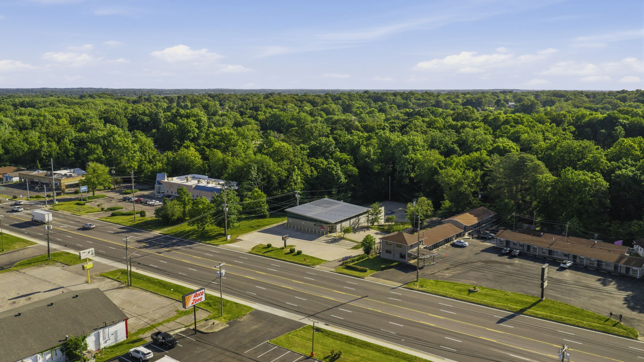 1435 Fort Campbell Blvd Property Photo 8