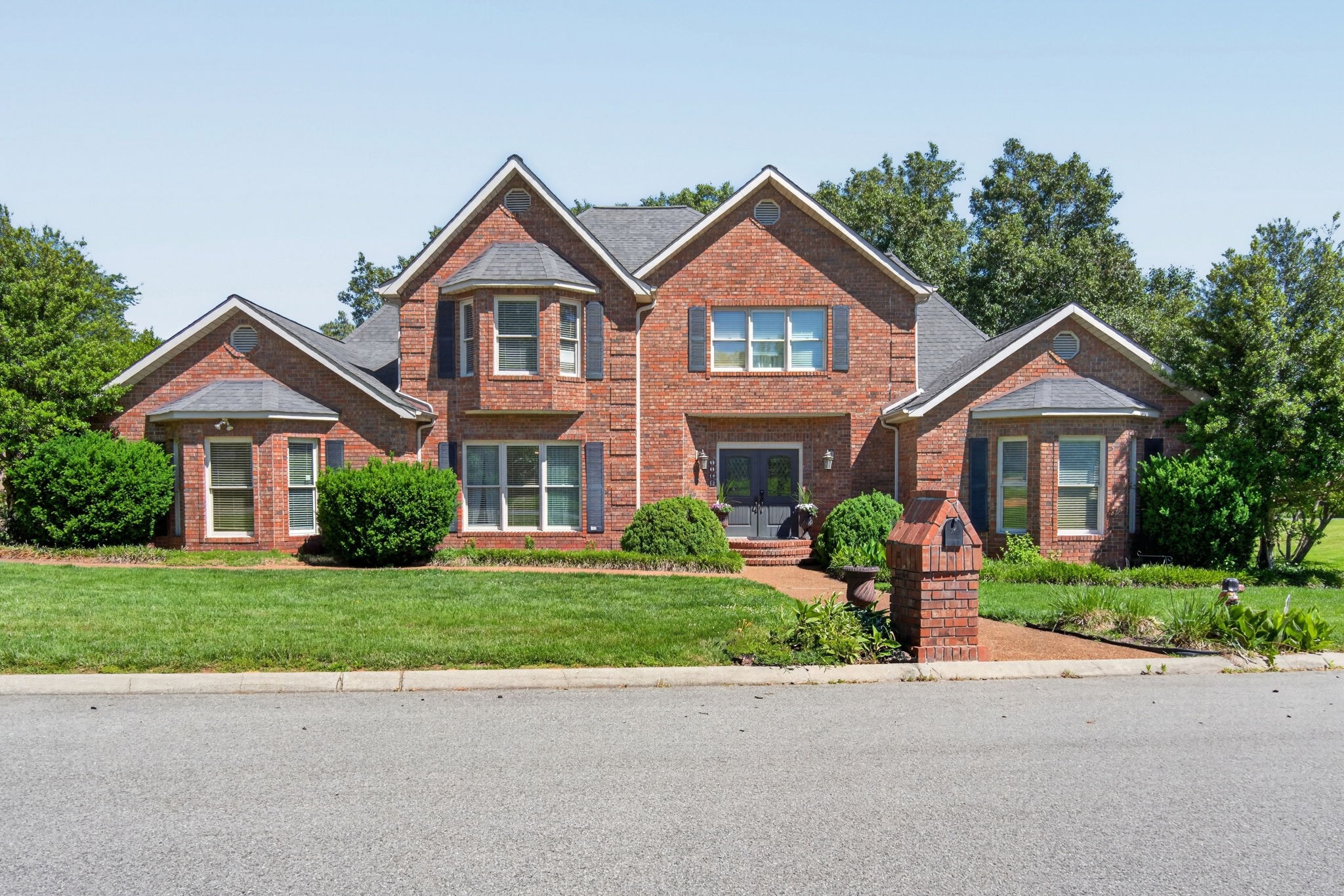 1166 Sheraton Dr Property Photo 1