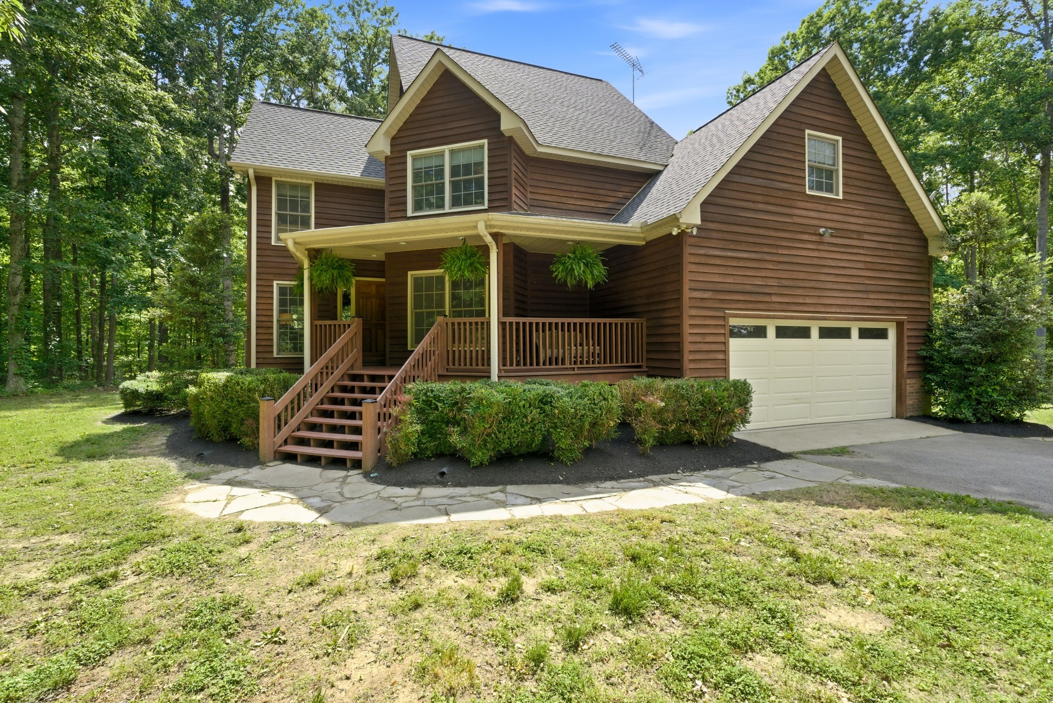 957 Ford Rd Property Photo 1