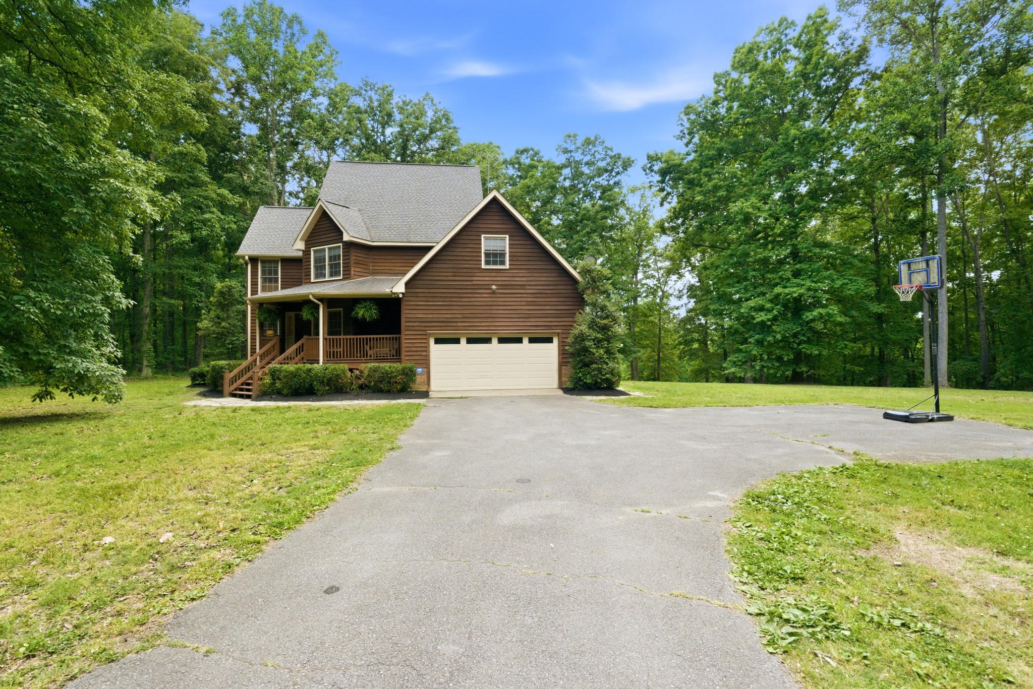 957 Ford Rd Property Photo 4