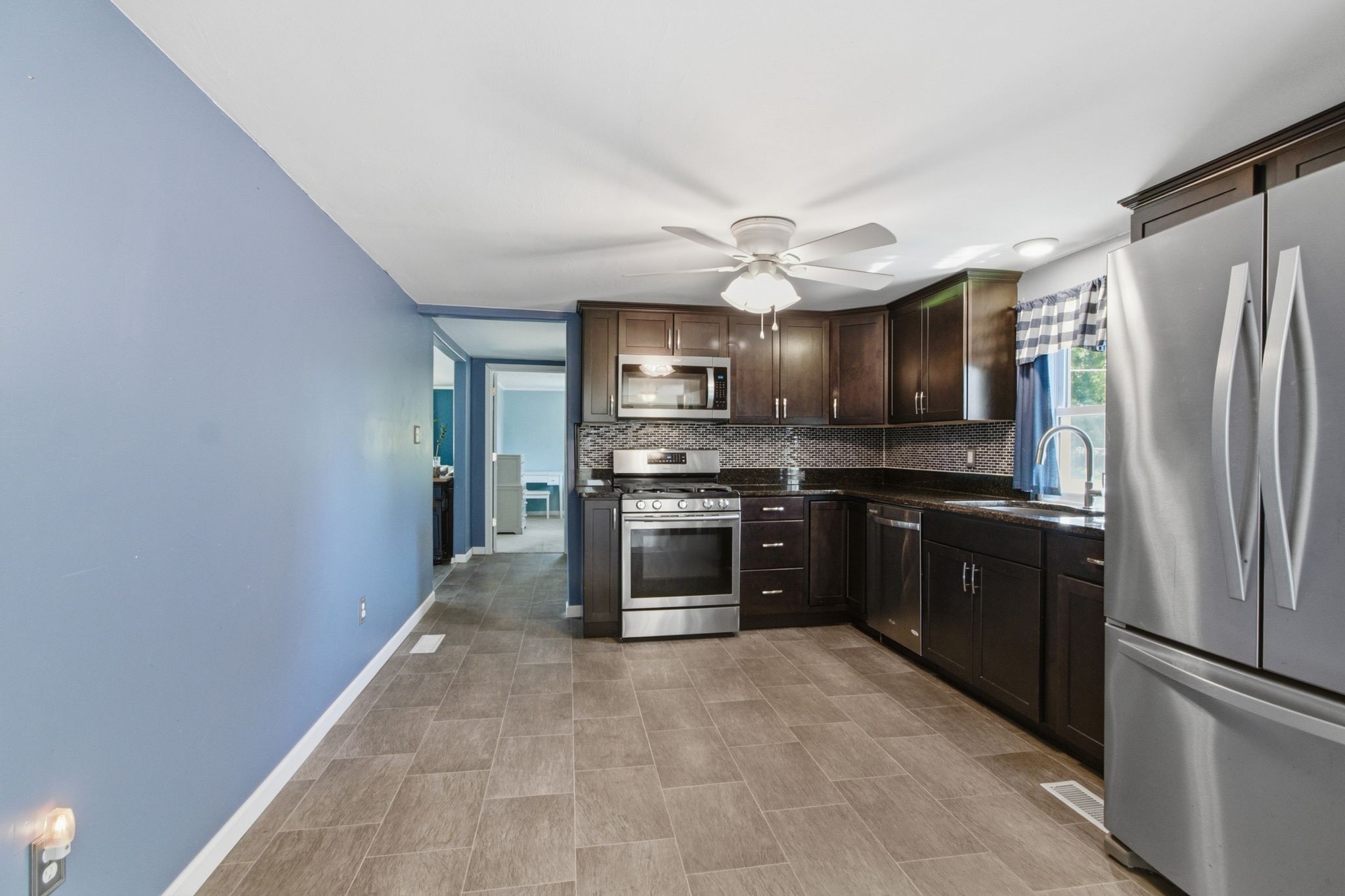 154 Winchester St Property Photo 8