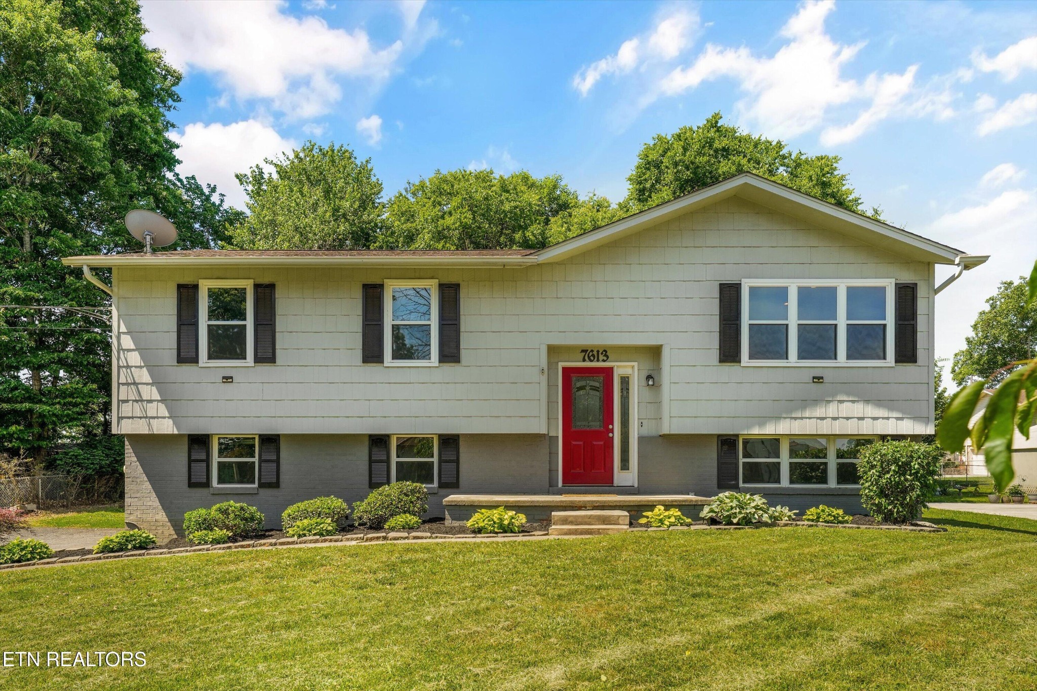 7613 Fall Wind Court Property Photo 4