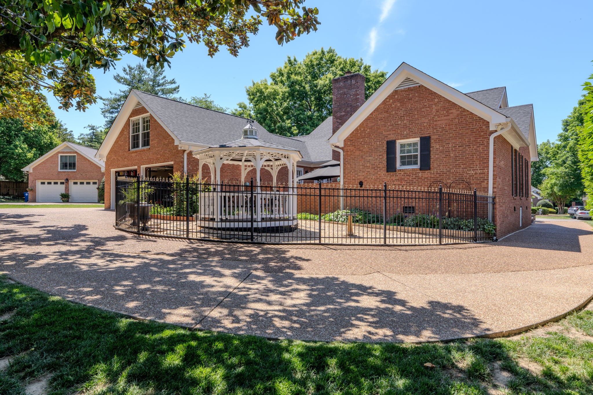 404 Chesterfield Pl