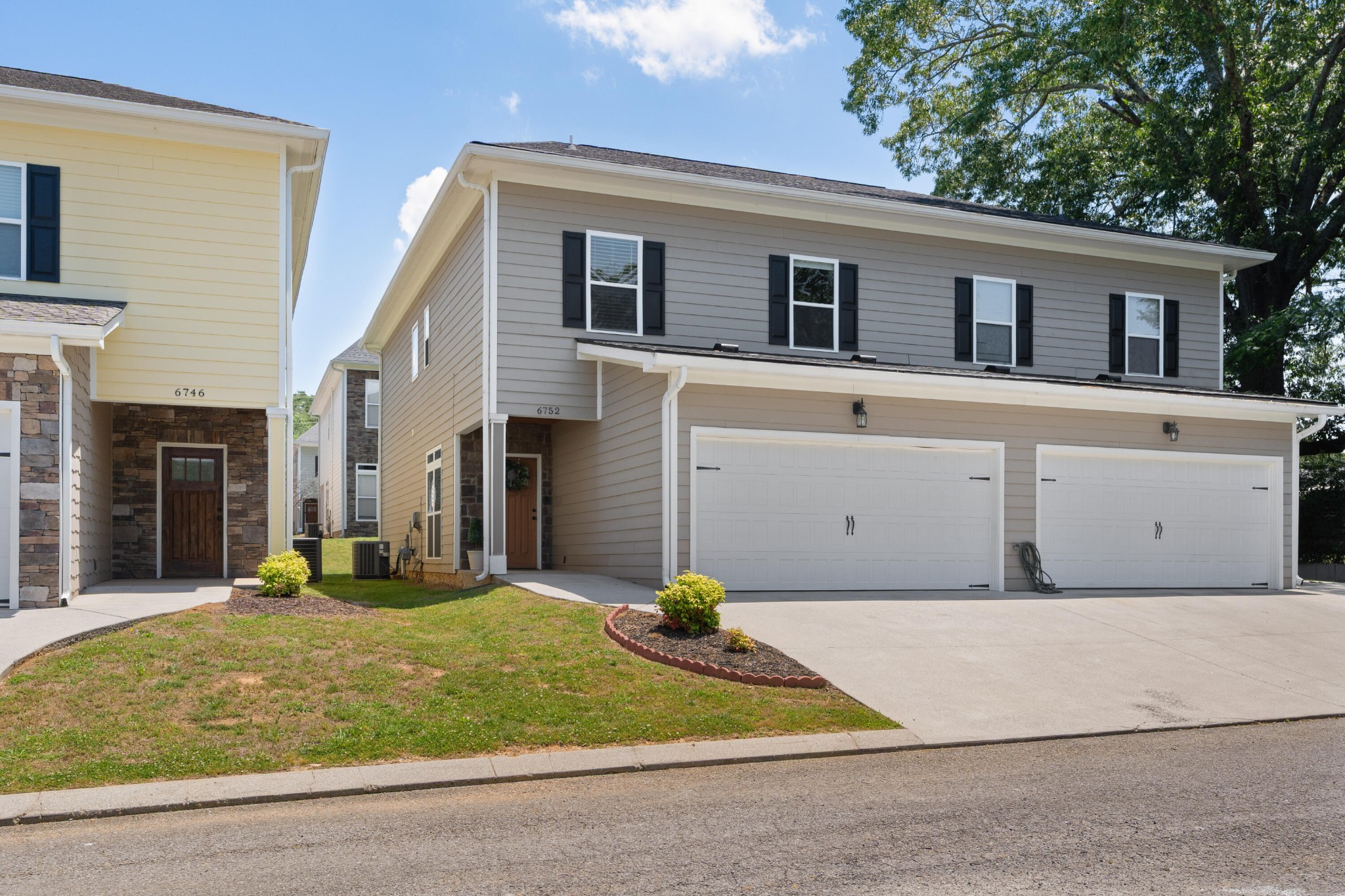 6752 Palms Court Property Photo 1