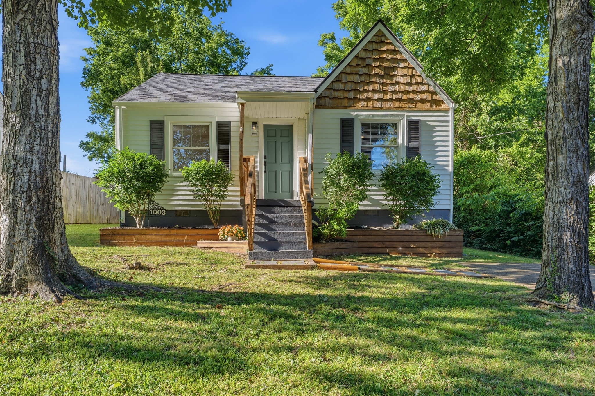1003 Granada Ave