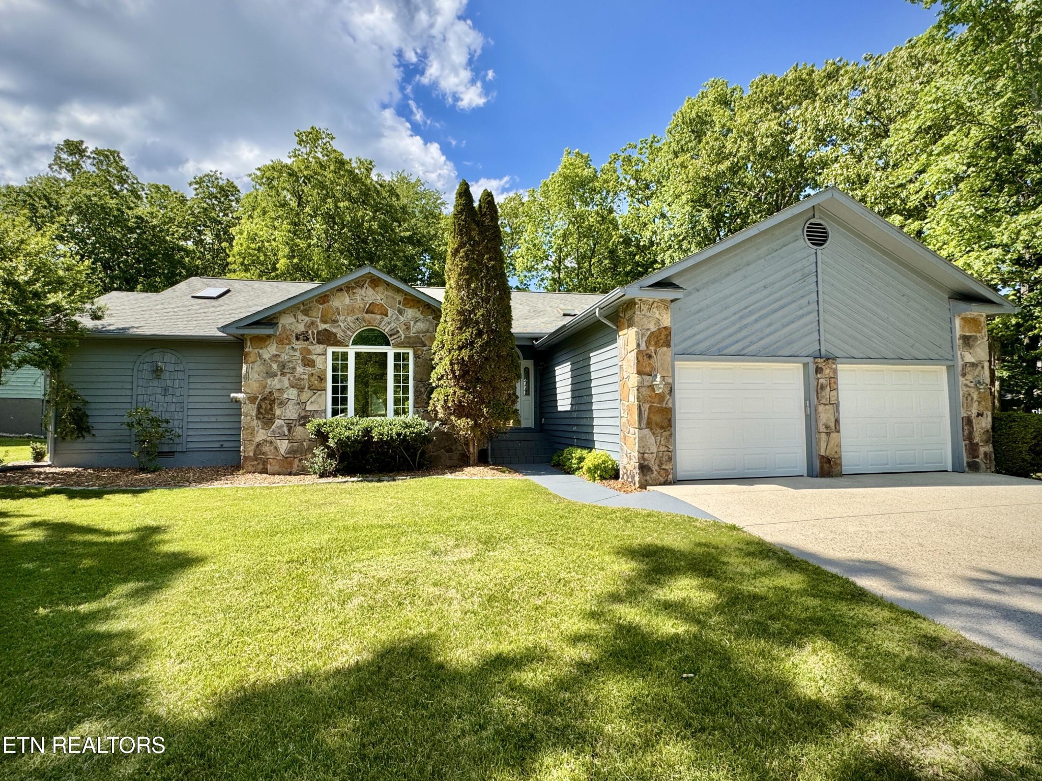 107 Walden Ridge Drive Property Photo 1
