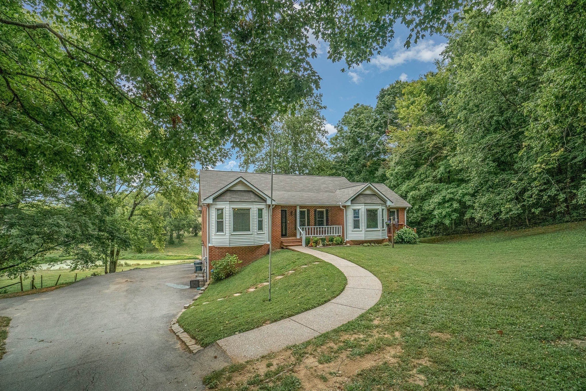 4446 Pratt Ln Property Photo 1