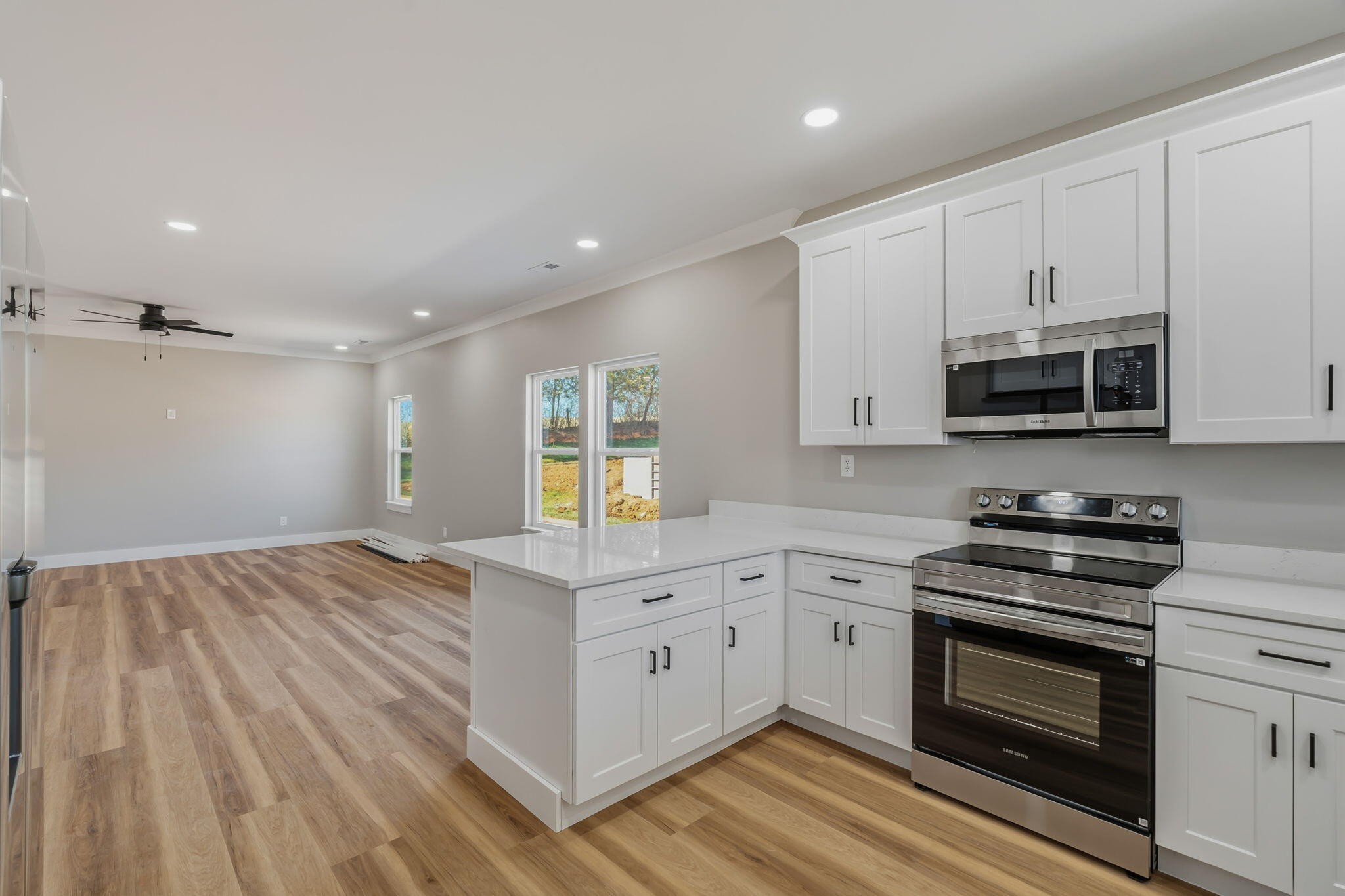924 Stratford Avenue Property Photo 11