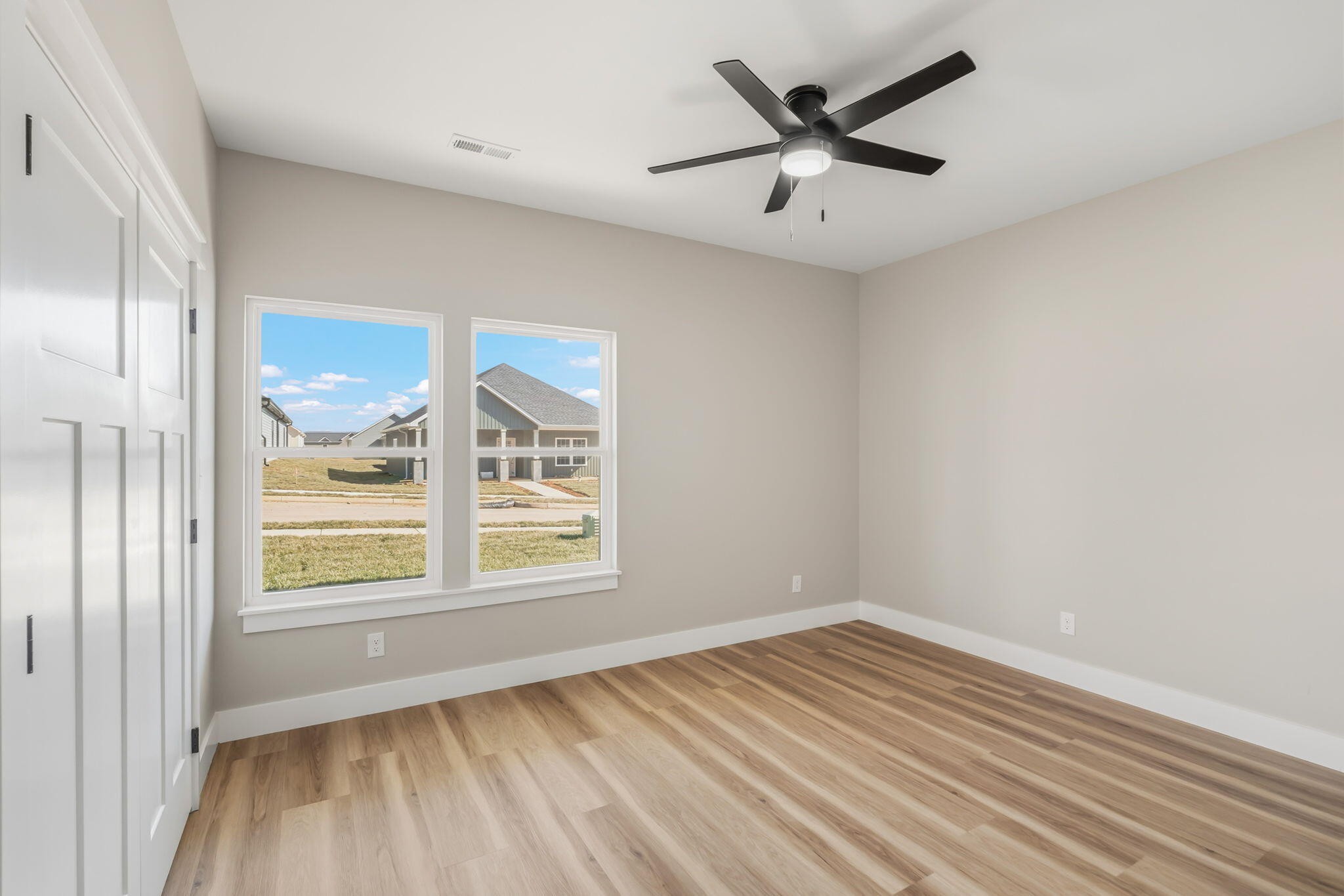 924 Stratford Avenue Property Photo 18