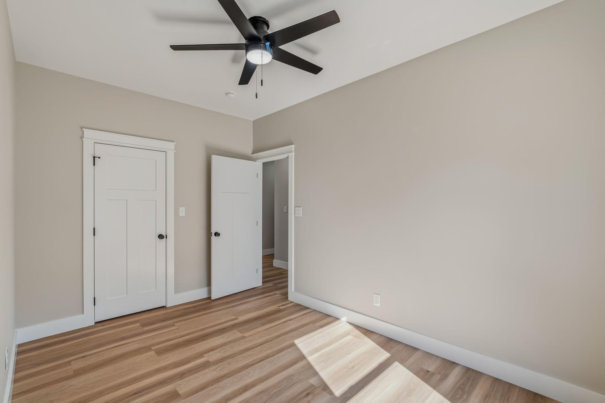 924 Stratford Avenue Property Photo 22