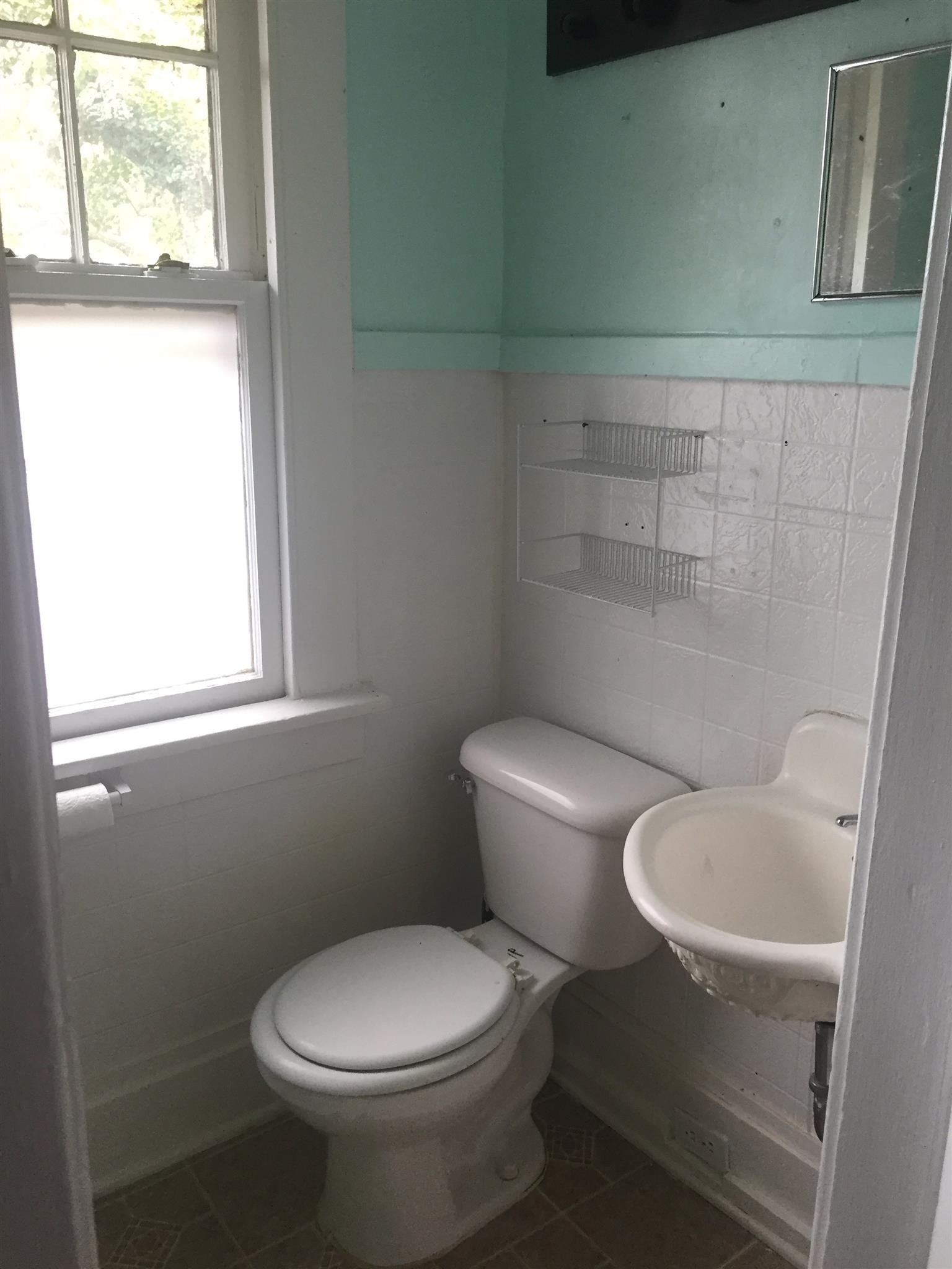 1714 Ashwood Ave Property Photo 6