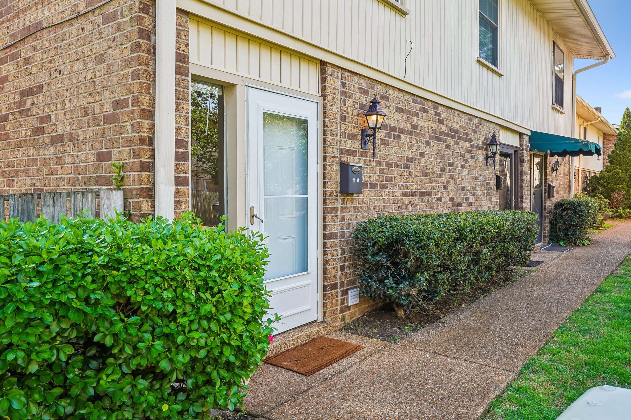 2116 Hobbs Rd Property Photo 1