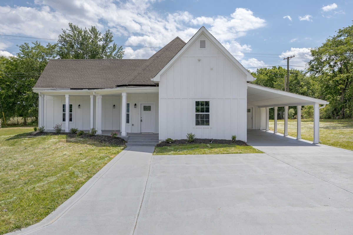 638 Rucker Rd Property Photo 1