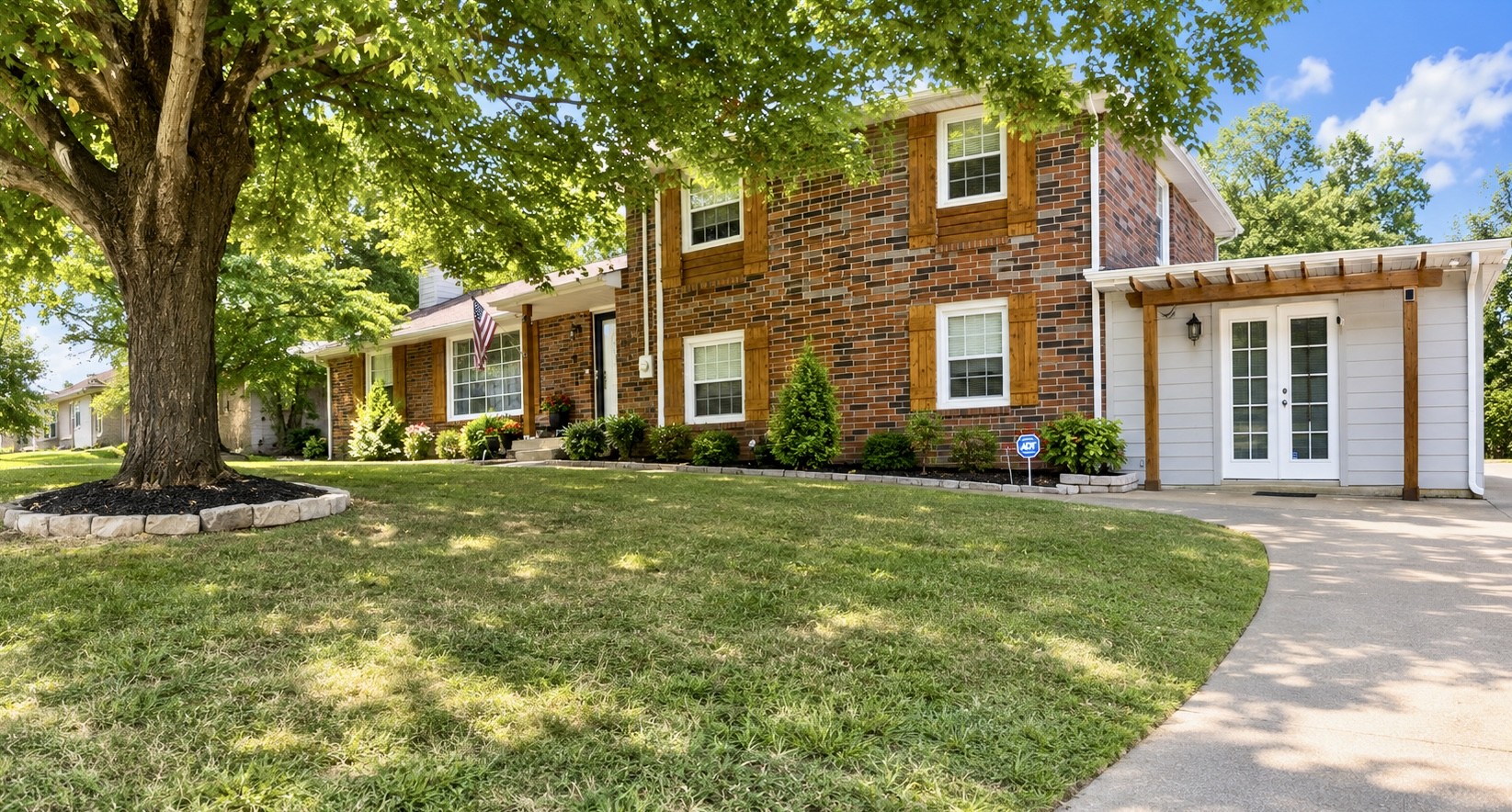 121 Grandview Cir Property Photo 1