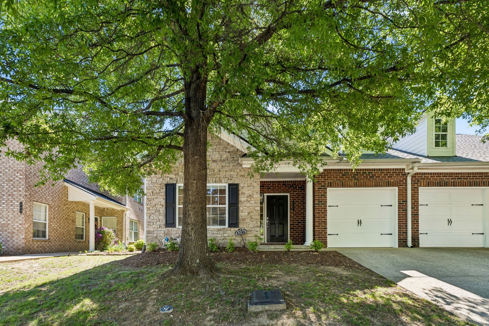 905 Catlow Ct Property Photo 2