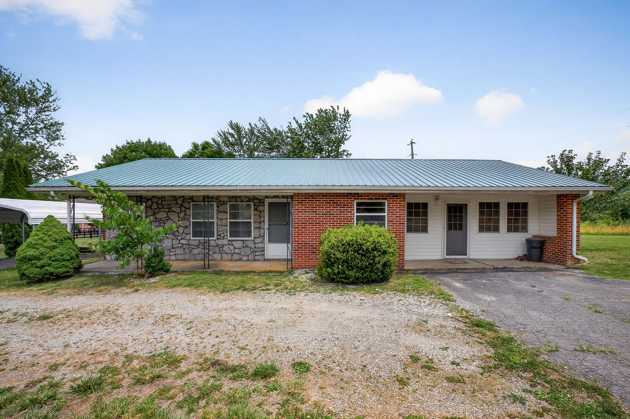 1372 Jamestown Hwy Property Photo 1