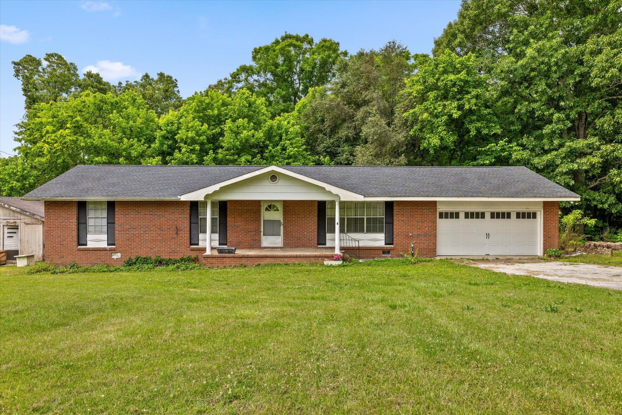 9128 Bramlett Road Property Photo 1