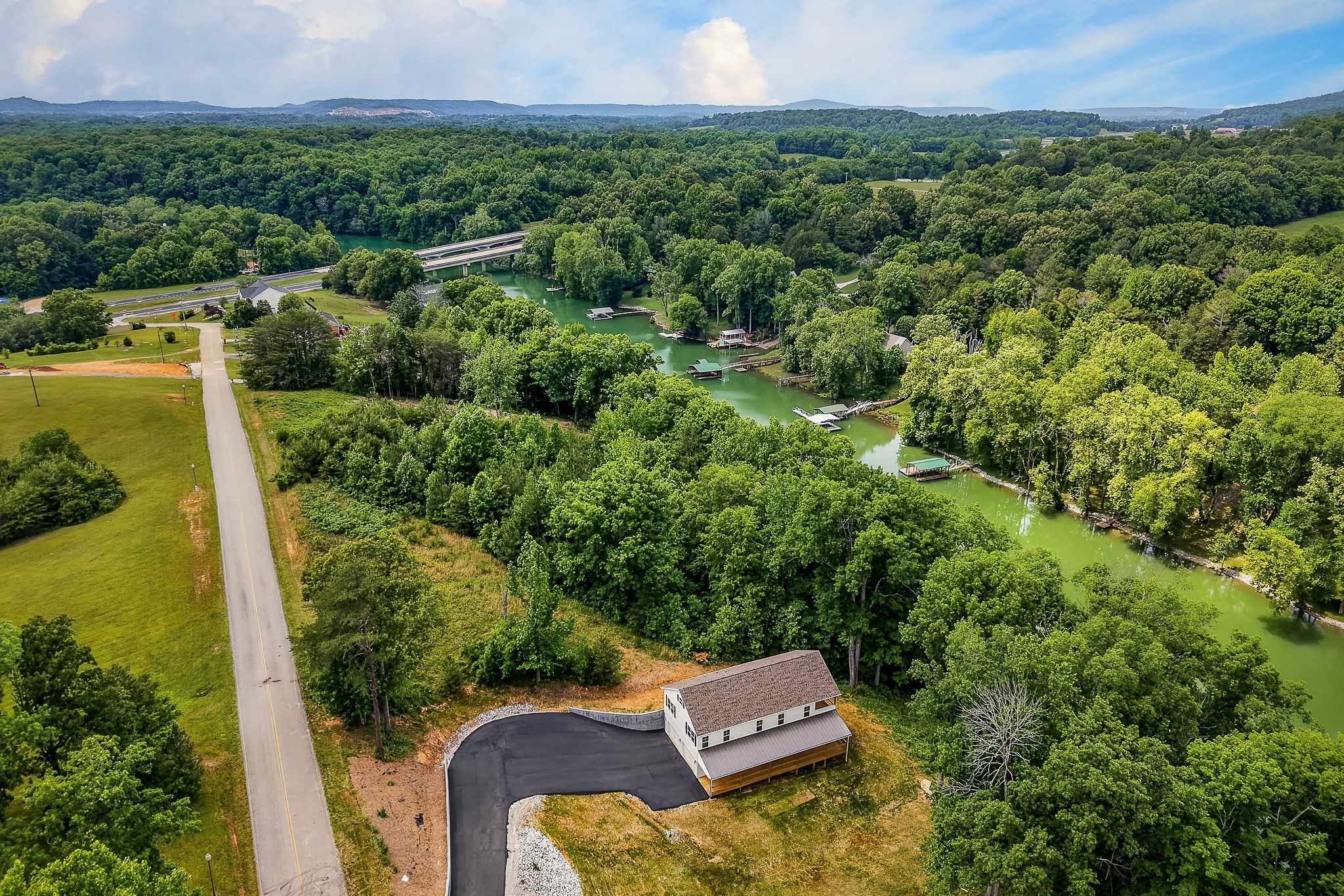 253 River Front Dr Property Photo 9