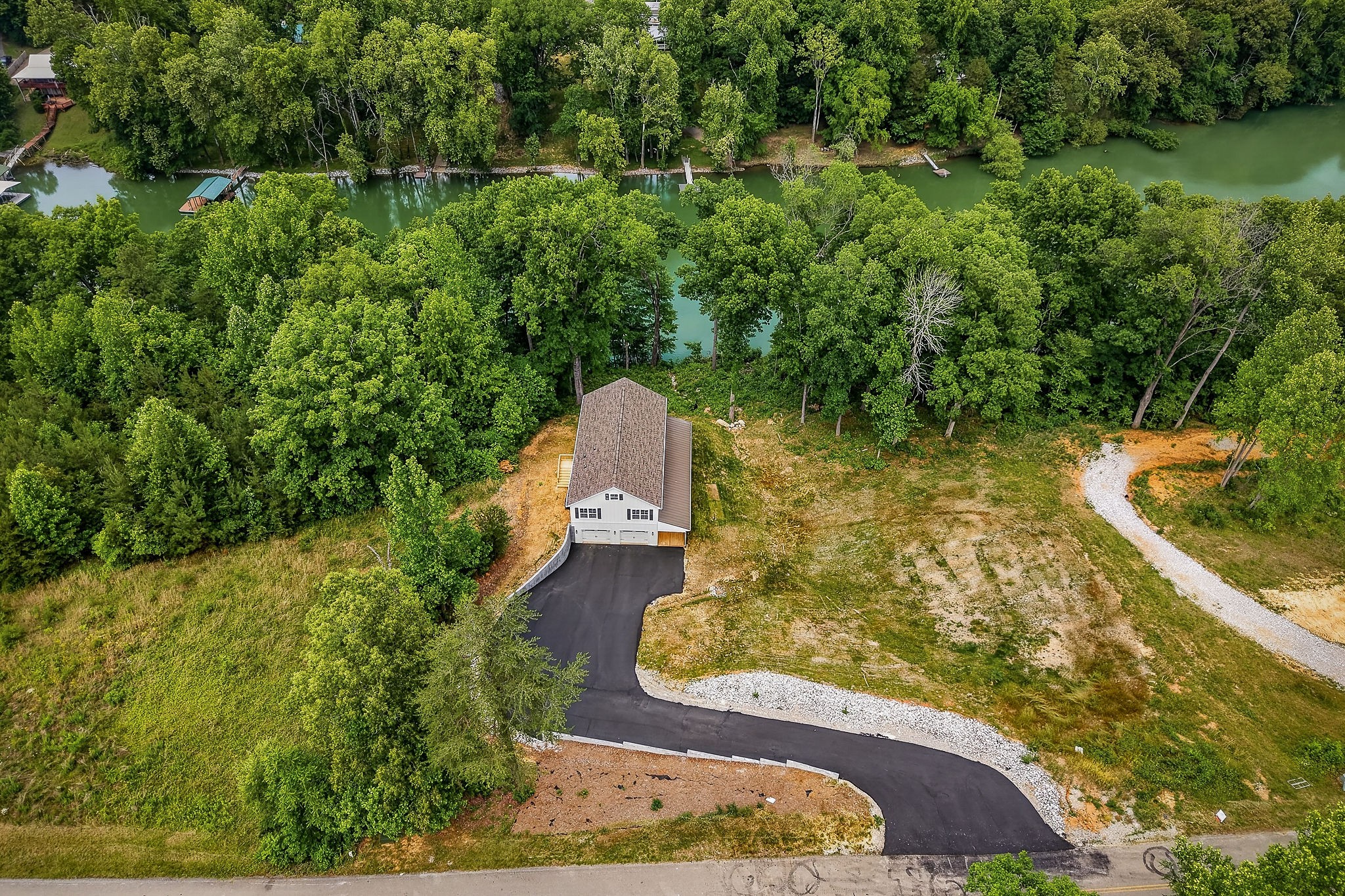 253 River Front Dr Property Photo 10