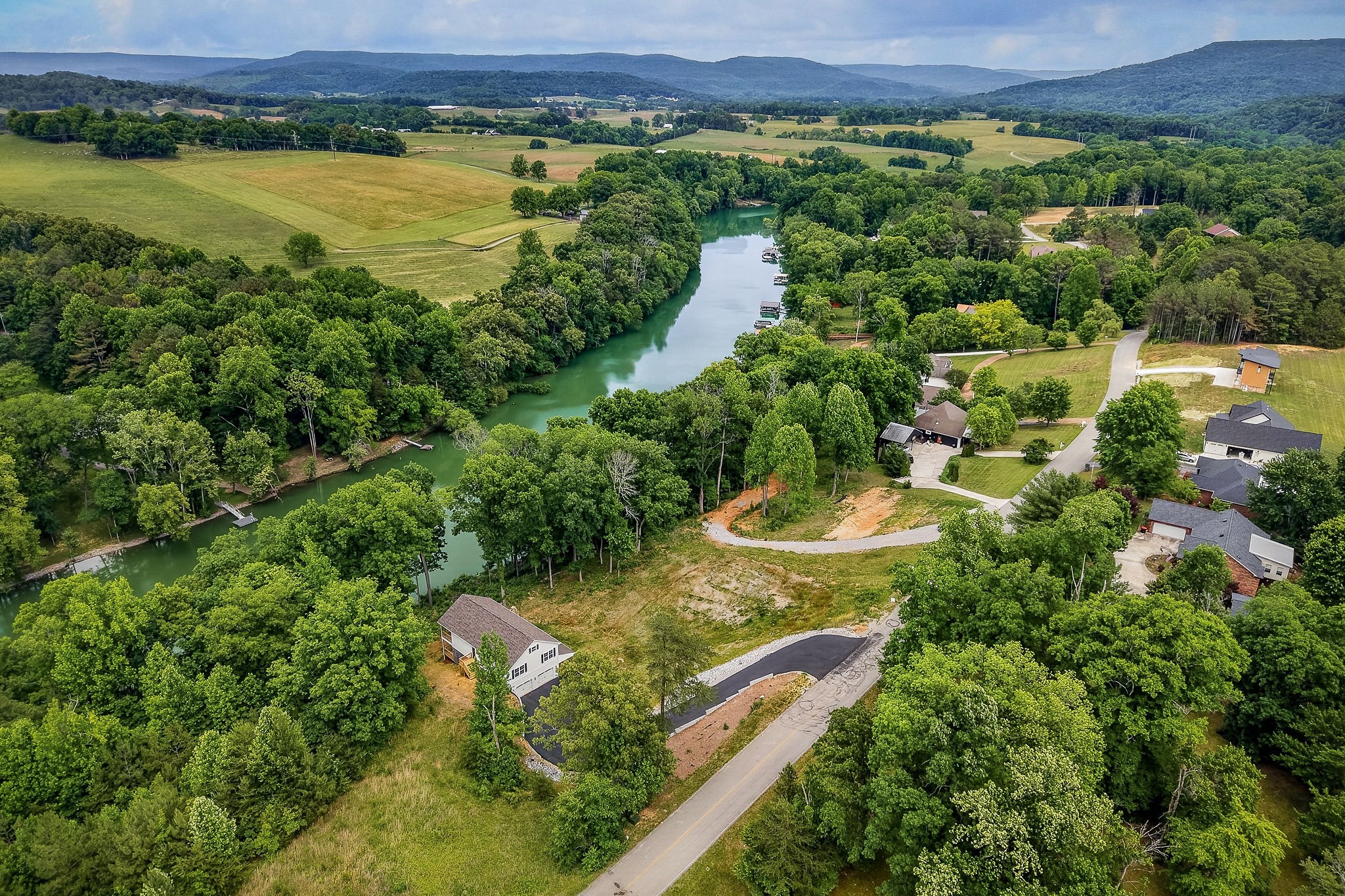 253 River Front Dr Property Photo 11