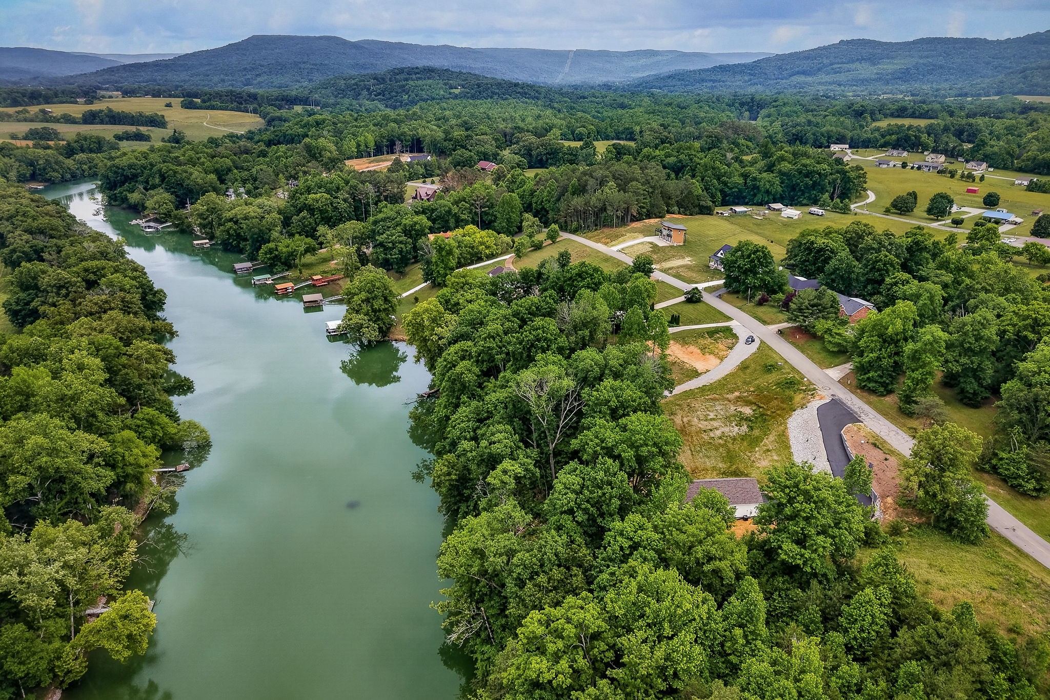 253 River Front Dr Property Photo 12