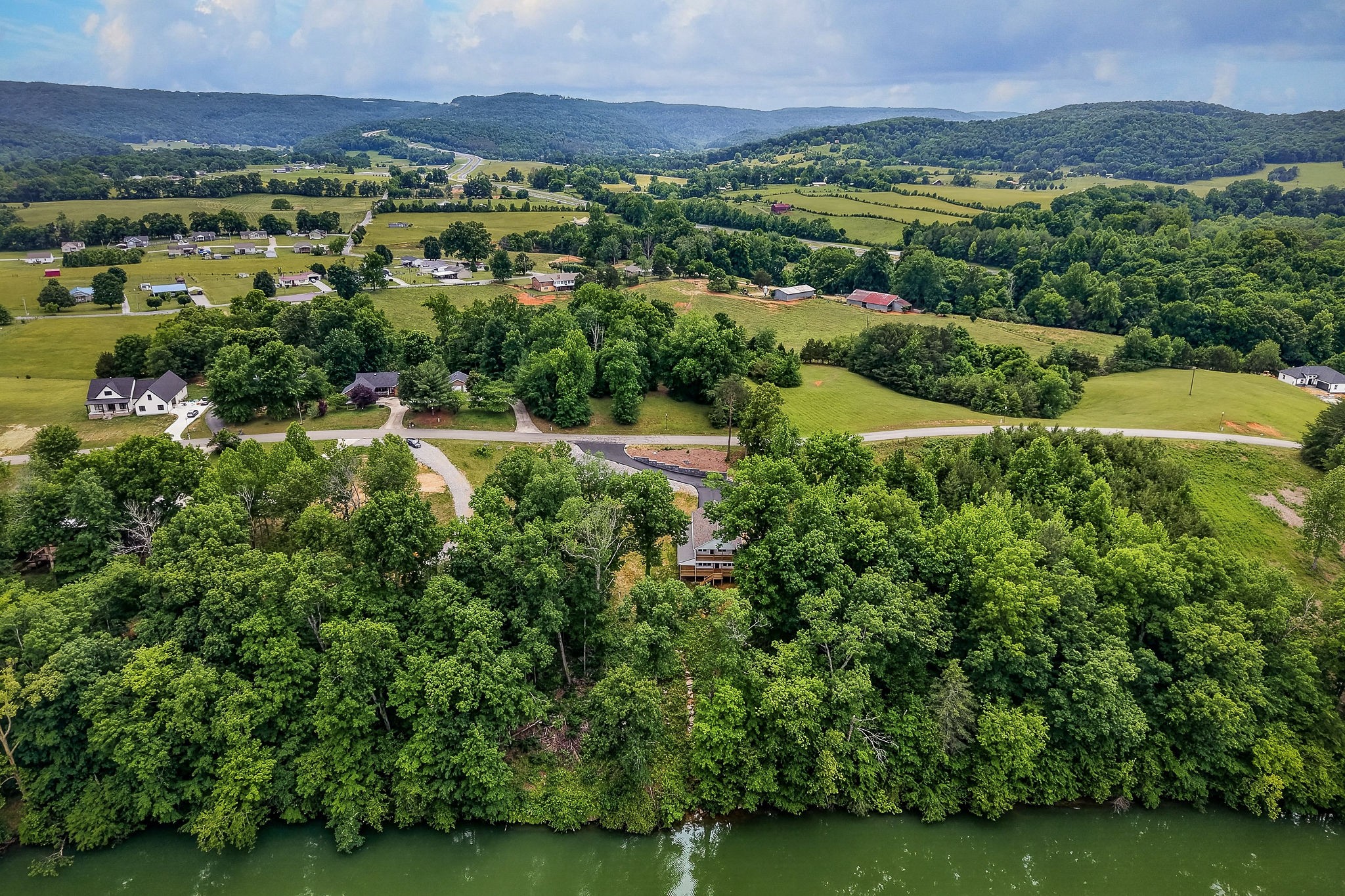 253 River Front Dr Property Photo 13