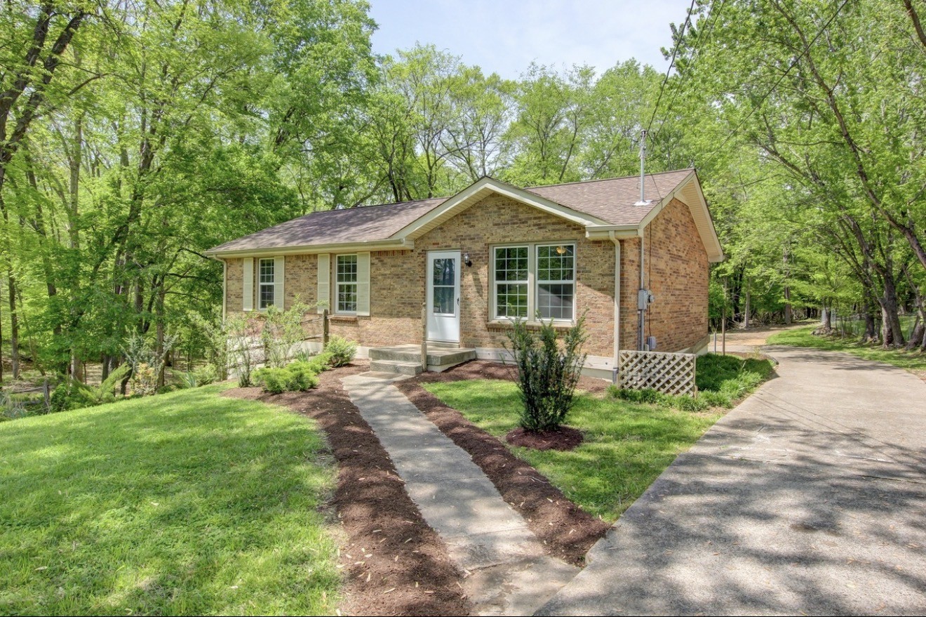 853 Pollard Rd Property Photo 1
