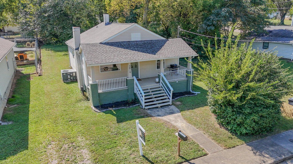 3810 Catalpa Avenue Property Photo 4