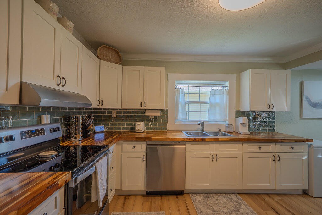 3810 Catalpa Avenue Property Photo 8