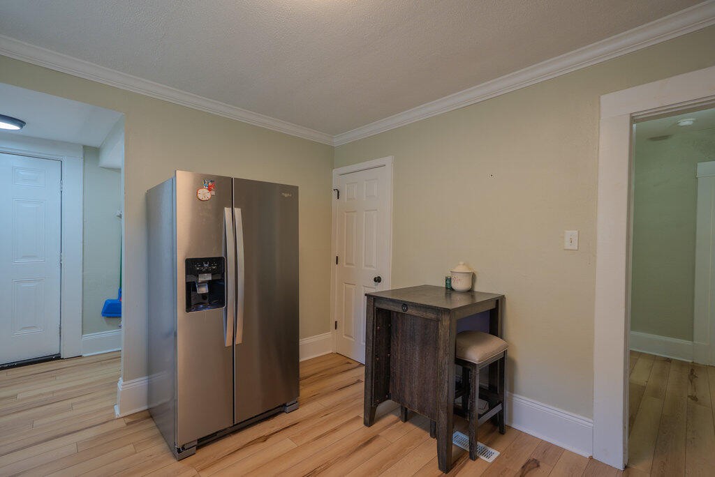 3810 Catalpa Avenue Property Photo 10