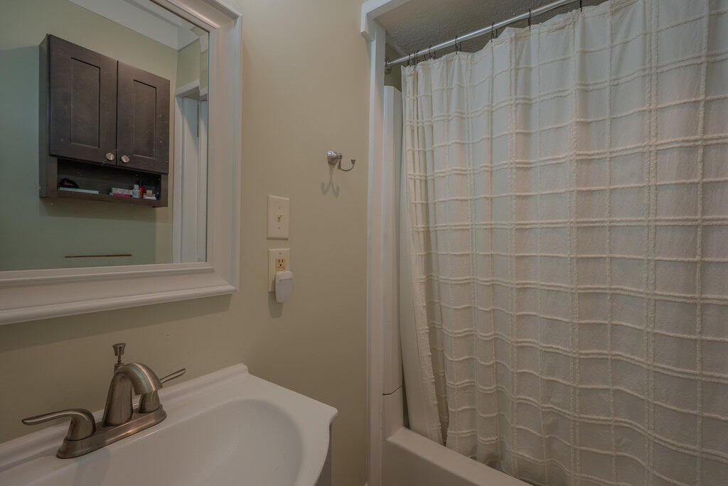 3810 Catalpa Avenue Property Photo 17