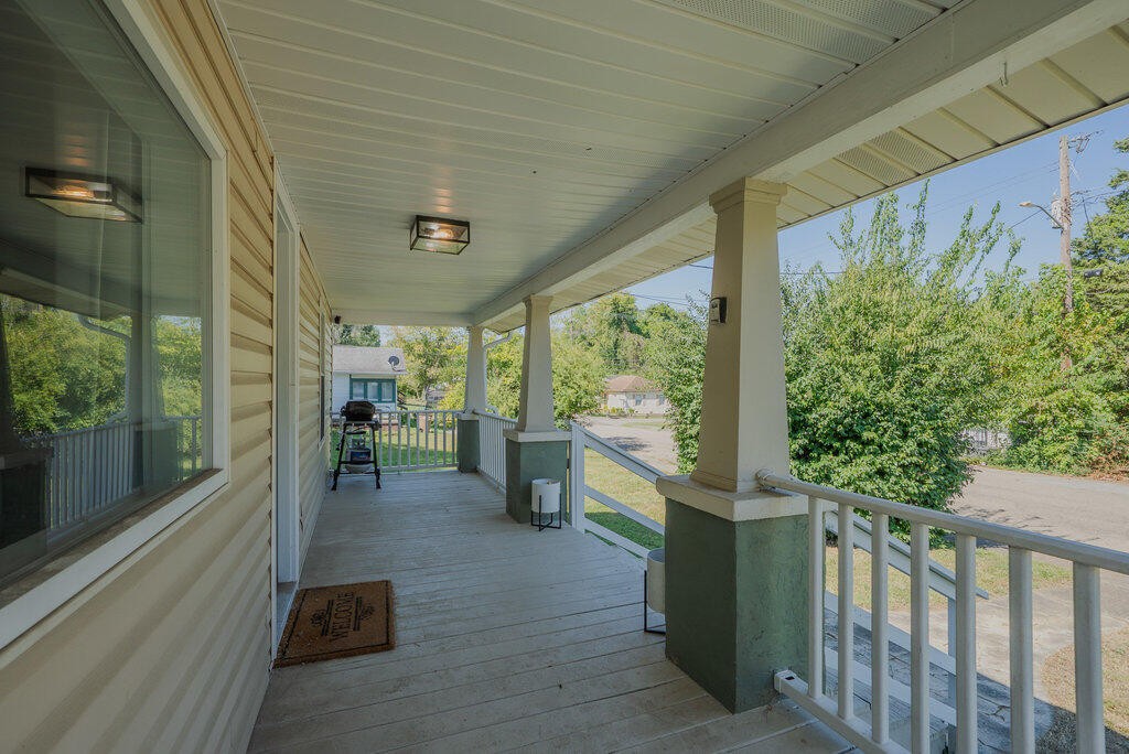 3810 Catalpa Avenue Property Photo 20
