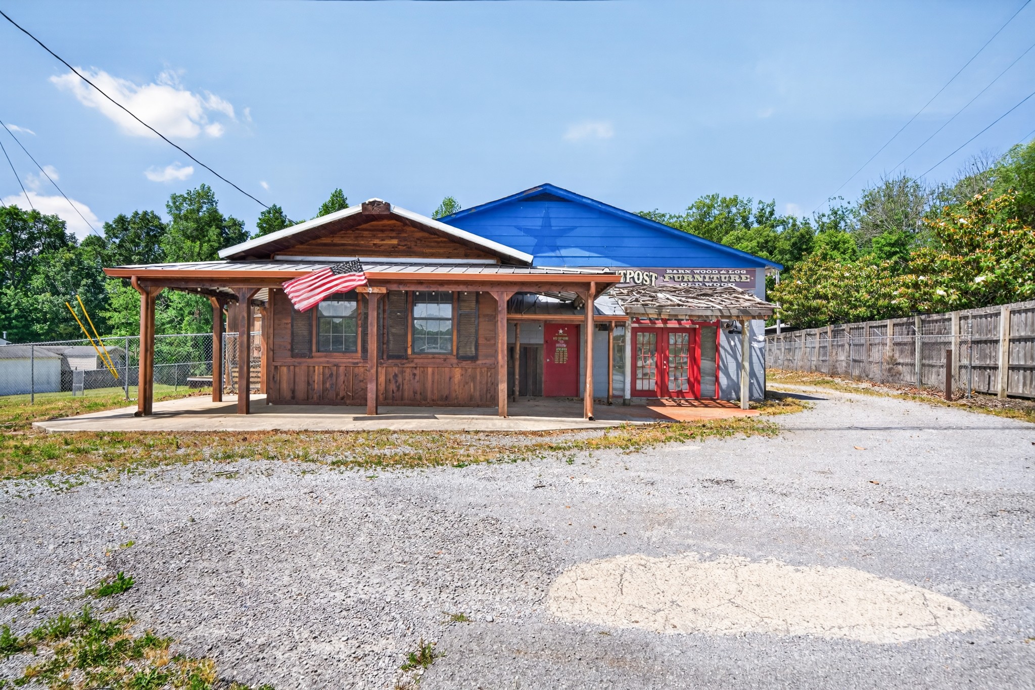 3239 Nashville Hwy Property Photo 2