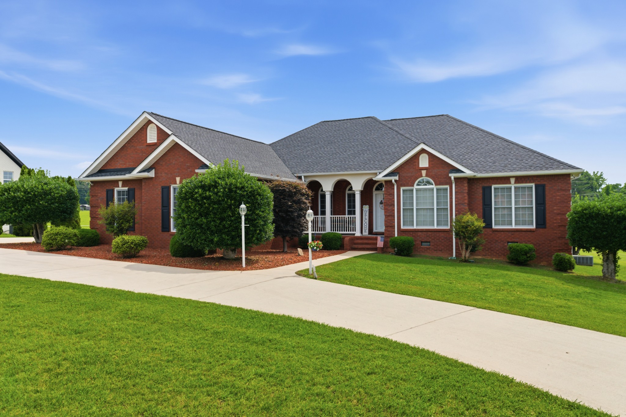 584 Golf Club Dr Property Photo 1