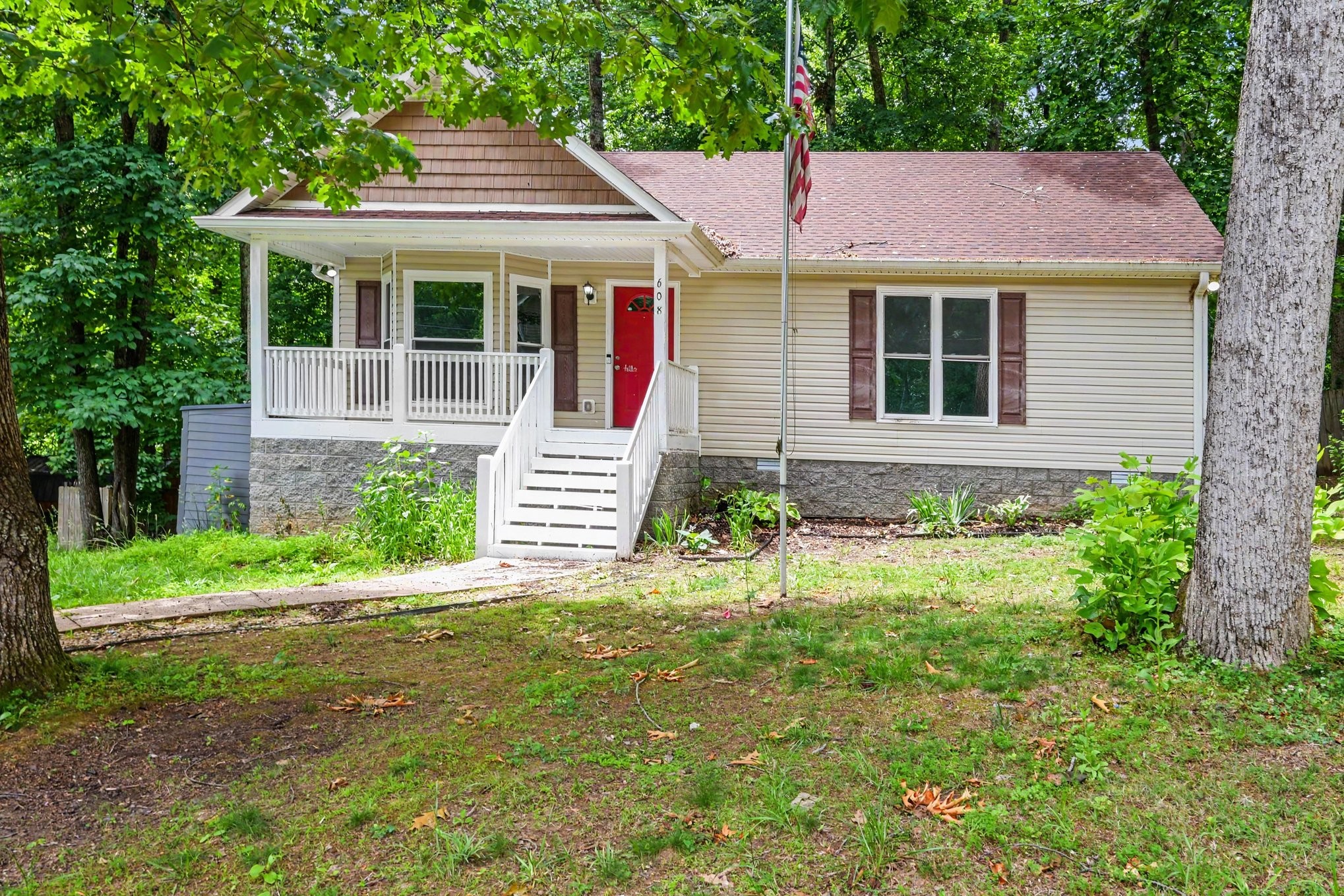 608 South Evening Shade Property Photo 1