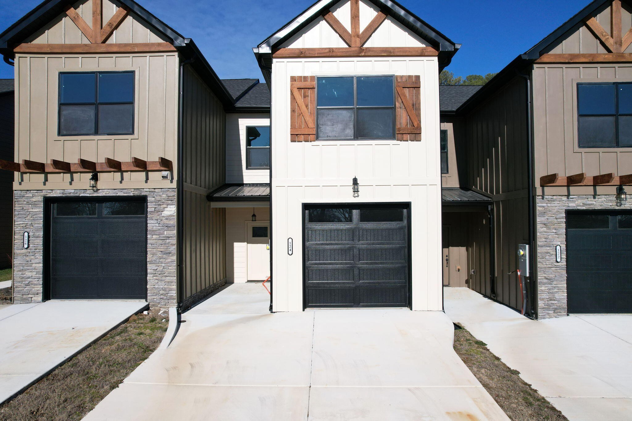 124 Mcnabb Drive Property Photo 1