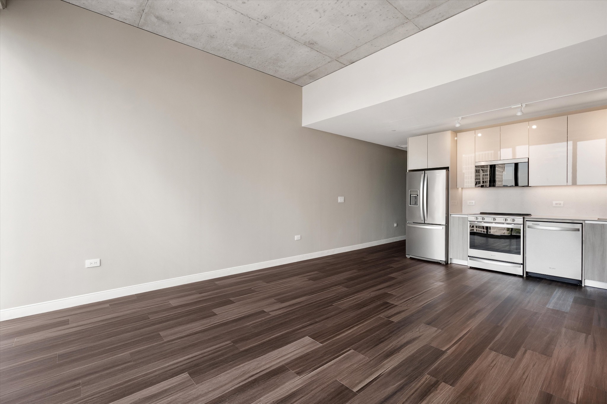 805 Church St, N Property Photo 12