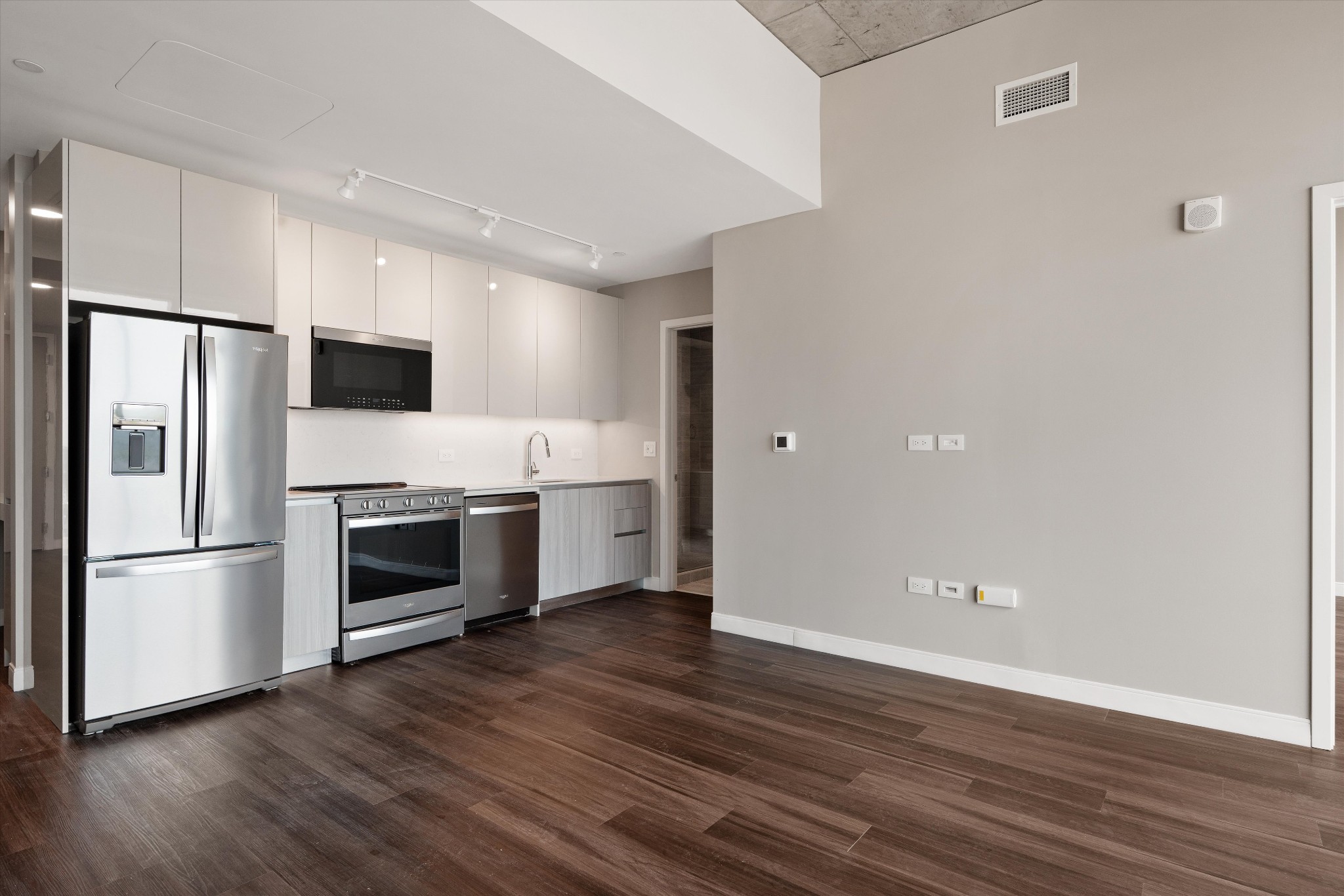 805 Church St, N Property Photo 18